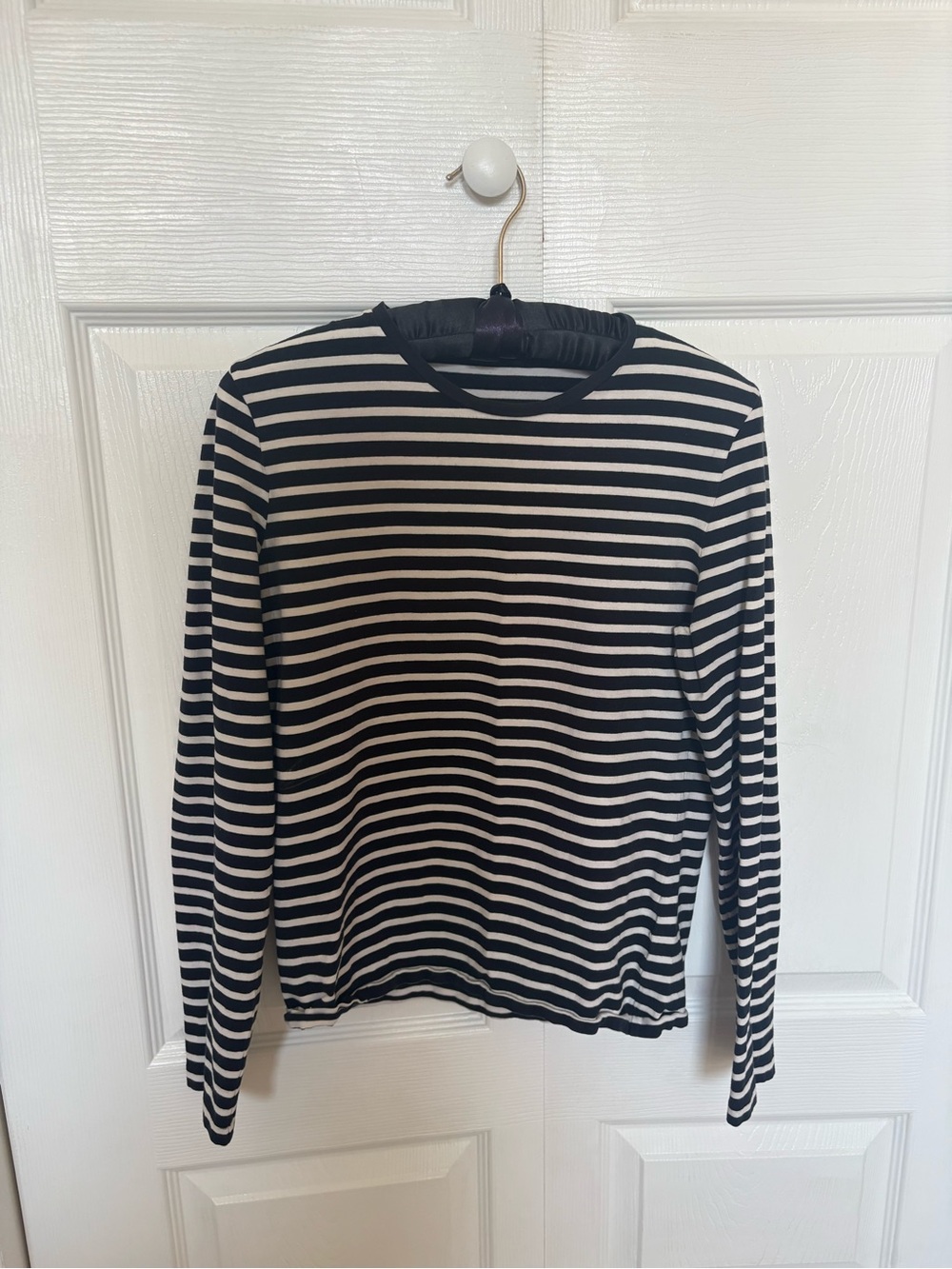 Black & White Striped Long-Sleeve Women's Top